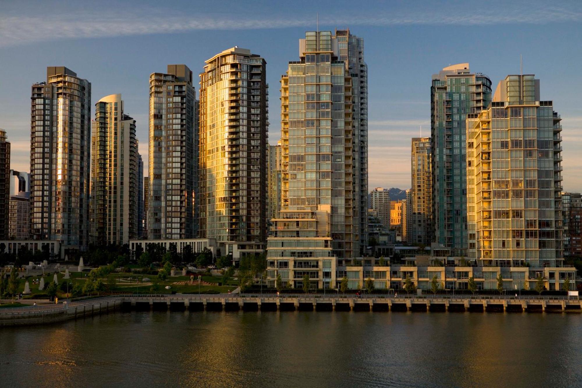 Granville Island Hotel Vancouver Buitenkant foto